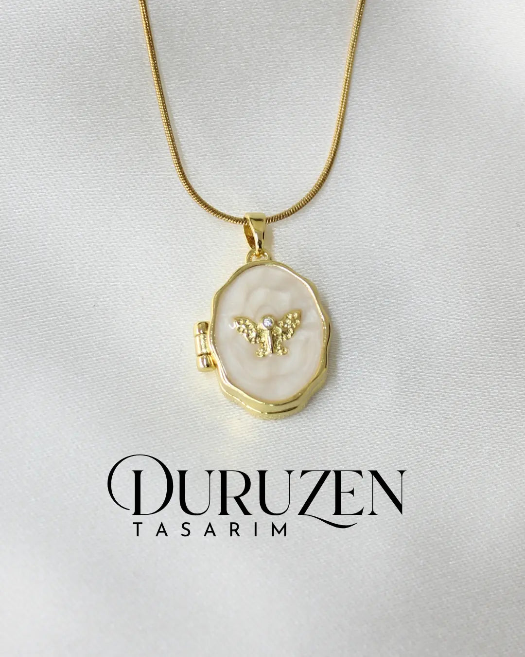 Kişiye Özel Fotoğraflı Kapaklı Melek Figürlü Gold Kolye No:29