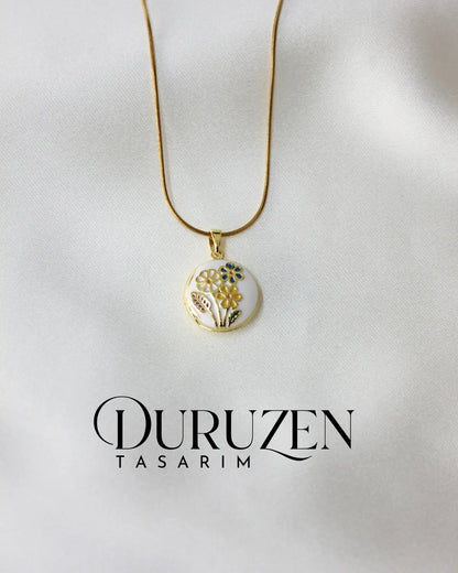 Kişiye Özel İçi Fotoğraflı Çiçek Desenli Kapaklı Kolye No:11