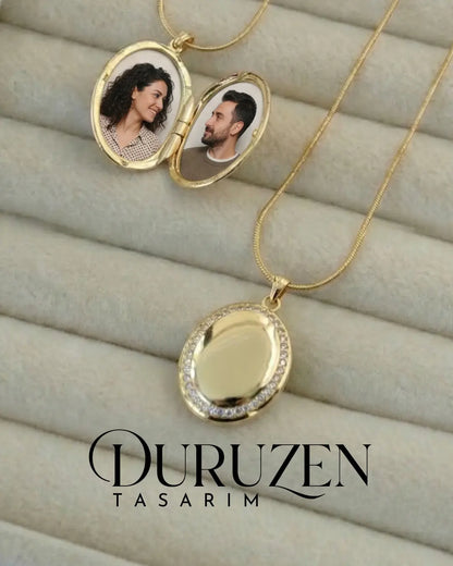 Kişiye Özel Fotoğraflı Taş İşlemeli Anı Kolyesi
