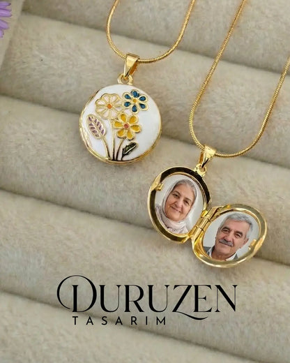 Kişiye Özel İçi Fotoğraflı Çiçek Desenli Kapaklı Kolye No:11